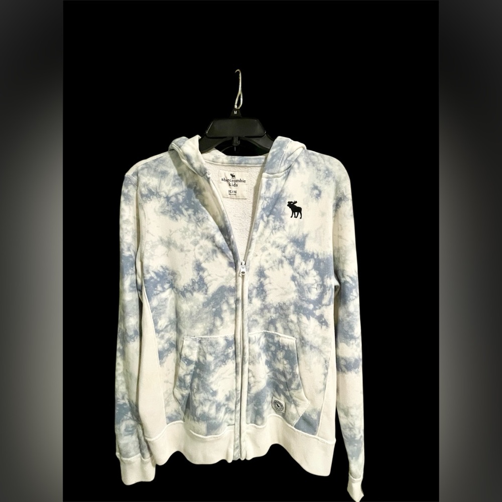 Abercrombie & Fitch Kids Blue and White Hoodie kids
15/16 ( large kids)